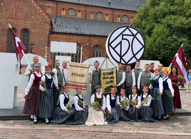 Jauniešu deju kolektīvs "Zeija" pārstāvēja Stradu pag. Dziesmu un deju svētkos Rīgā 2023. gada jūnlijā.